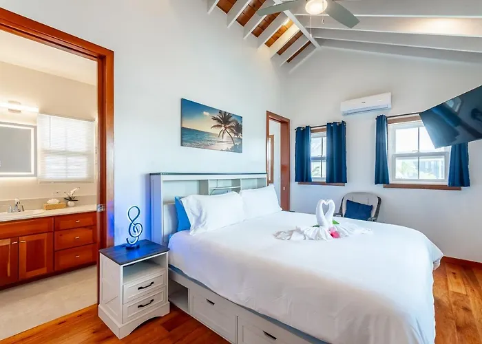 Sunset Summit Retreat And Mistico Club And Boat Shuttle
