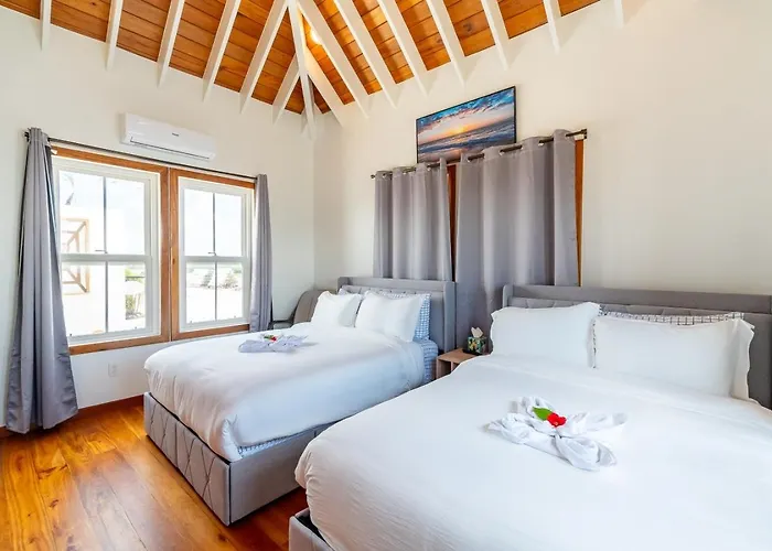 Villa Sunset Summit Retreat And Mistico Club And Boat Shuttle